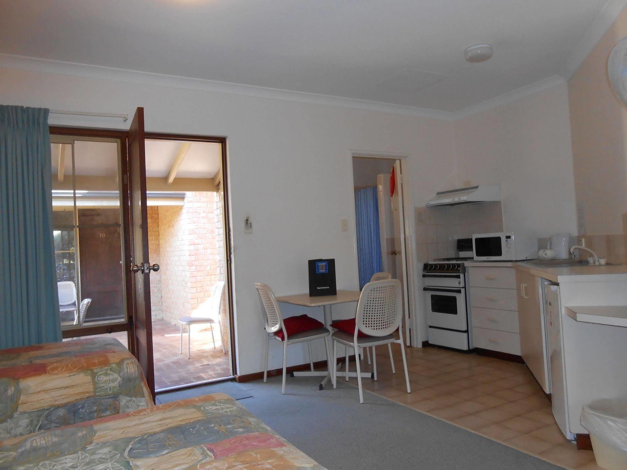 Augusta'S Georgiana Molloy Motel Buitenkant foto