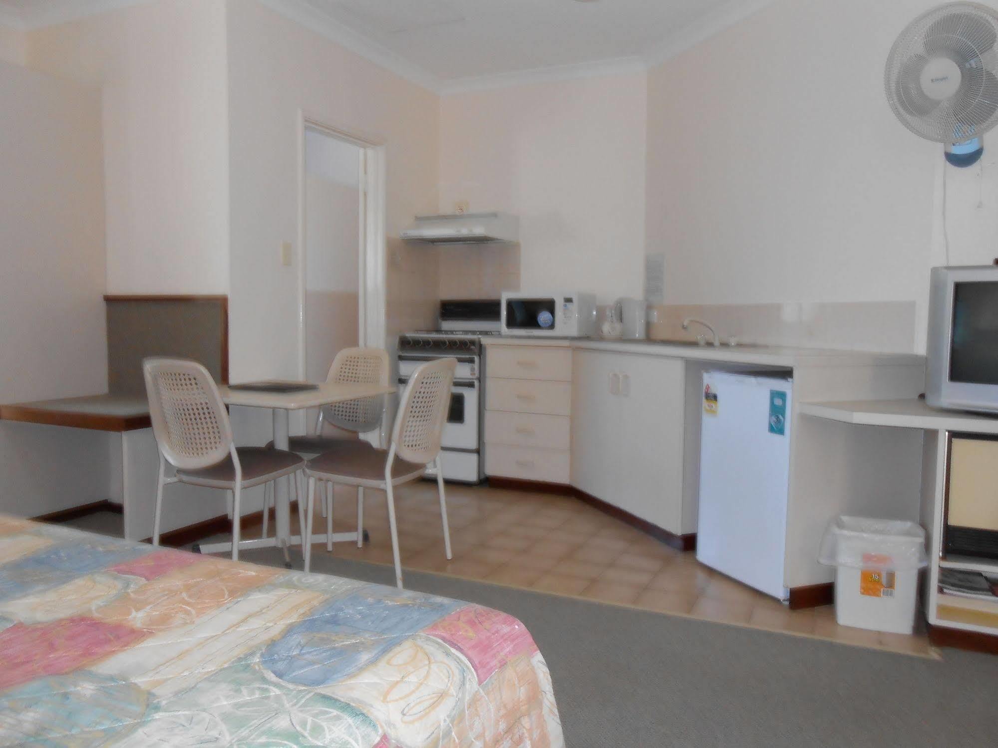 Augusta'S Georgiana Molloy Motel Buitenkant foto